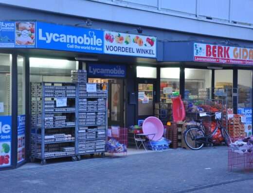 Gulhan supermarkt Almere-Stad